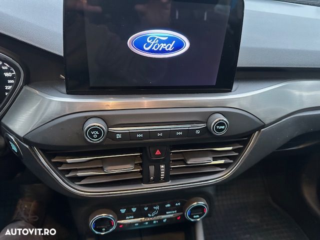 Ford Focus 1.0 EcoBoost Titanium - 16