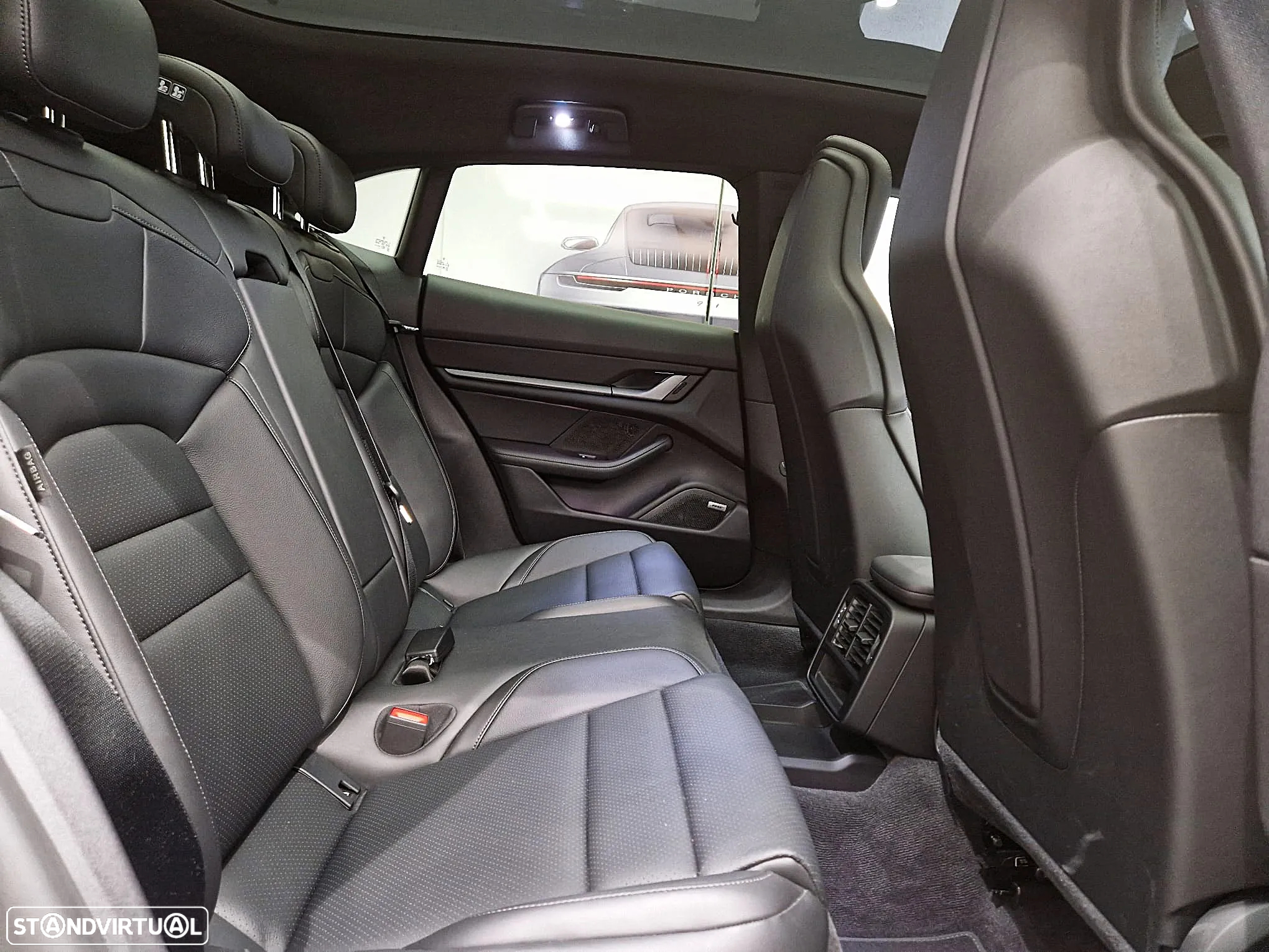 Porsche Taycan Sport Turismo Standard - 33