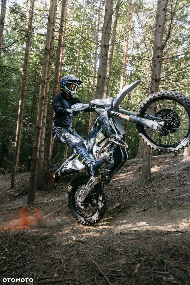 Husqvarna FE - 8
