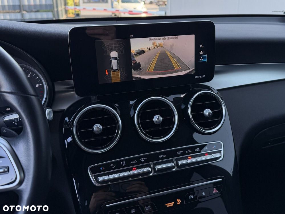 Mercedes-Benz GLC 200 d Business Edition - 40