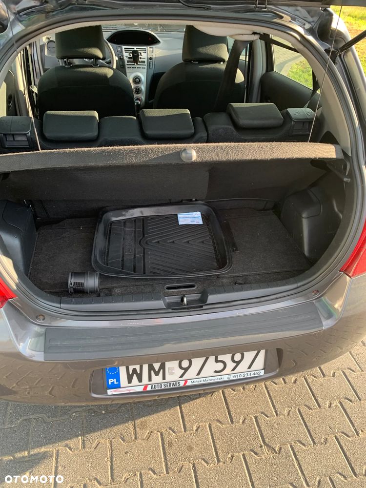 Toyota Yaris 1.3 Luna A/C - 12