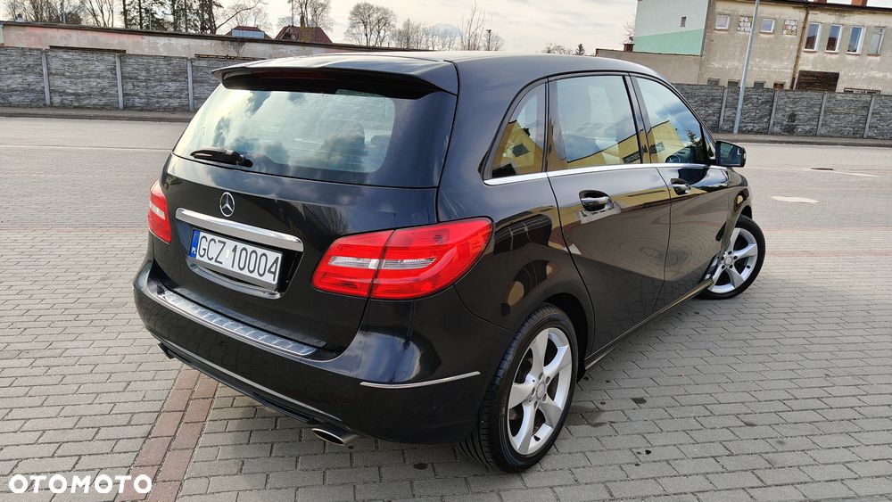 Mercedes-Benz Klasa B 200 Edition - 12