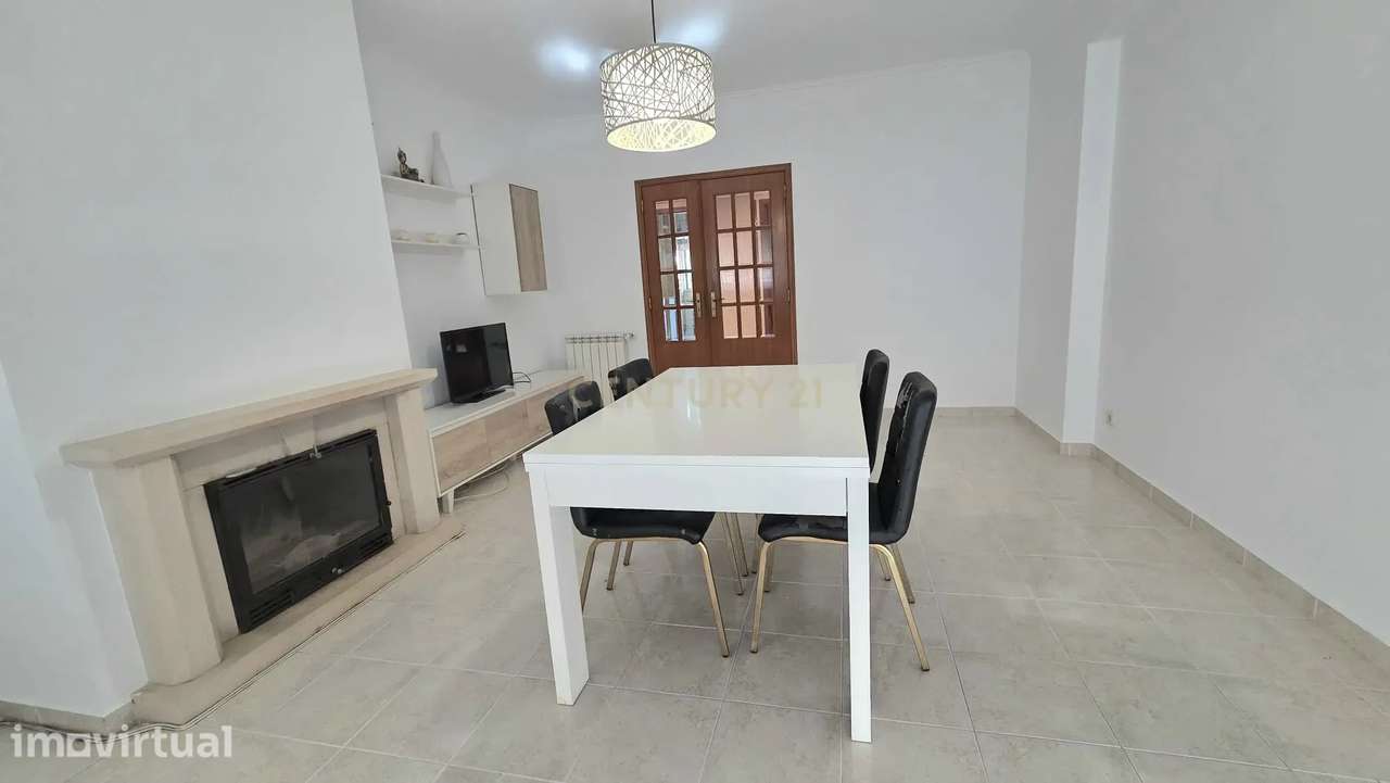 ARRENDA-SE APARTAMENTO T3 | URBANIZAÇÃO DOS BARROS, LEIRIA - Grande imagem: 3/26