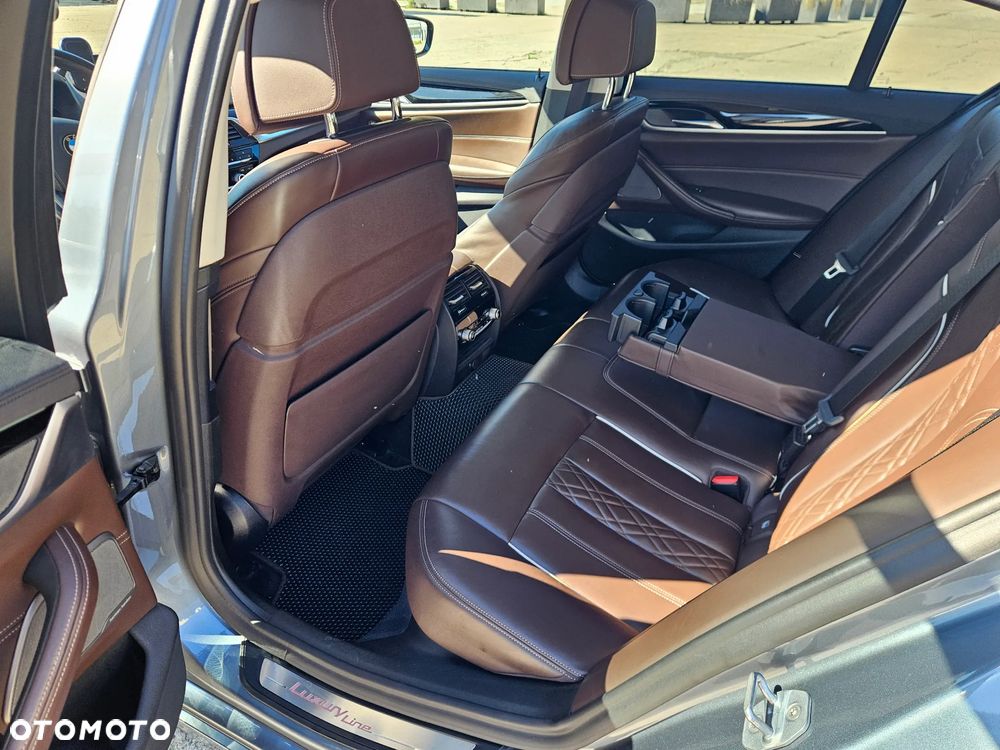 BMW Seria 5 540i GPF xDrive Luxury Line - 13