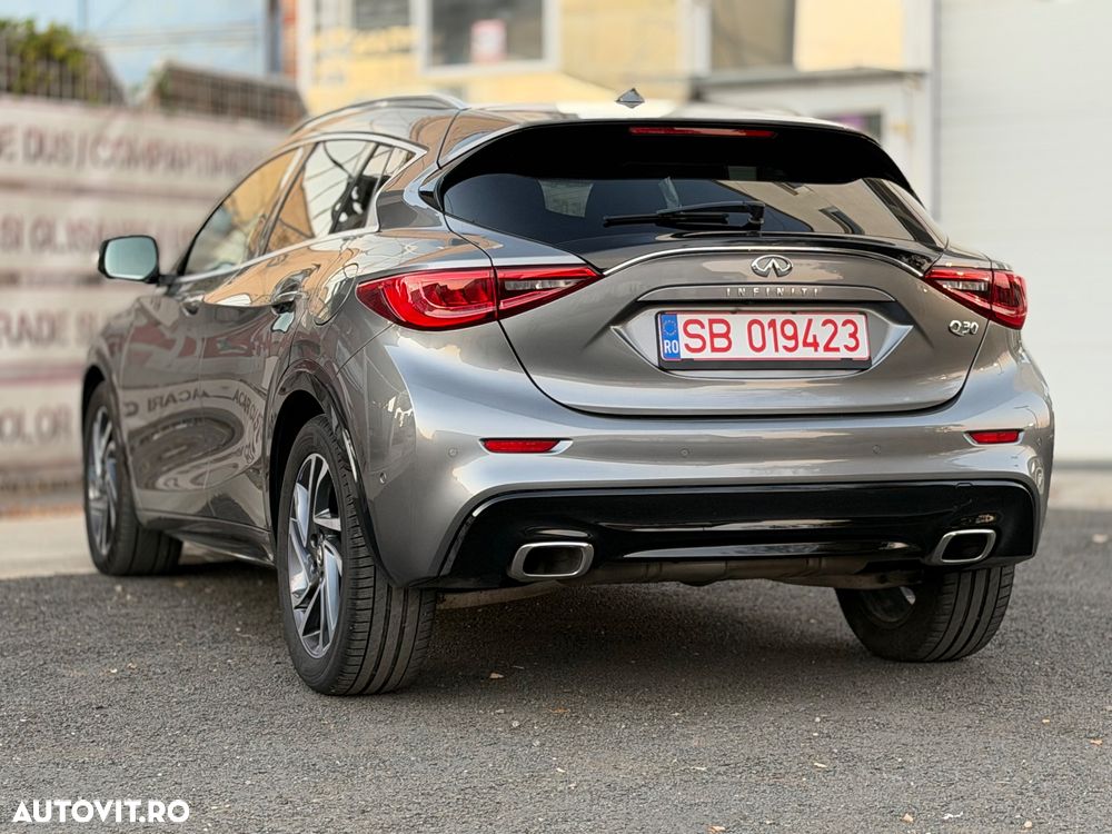 Infiniti Q30 1.5d Premium Tech - 17