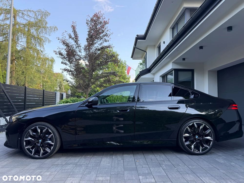 BMW Seria 5 520d xDrive mHEV M Sport - 2
