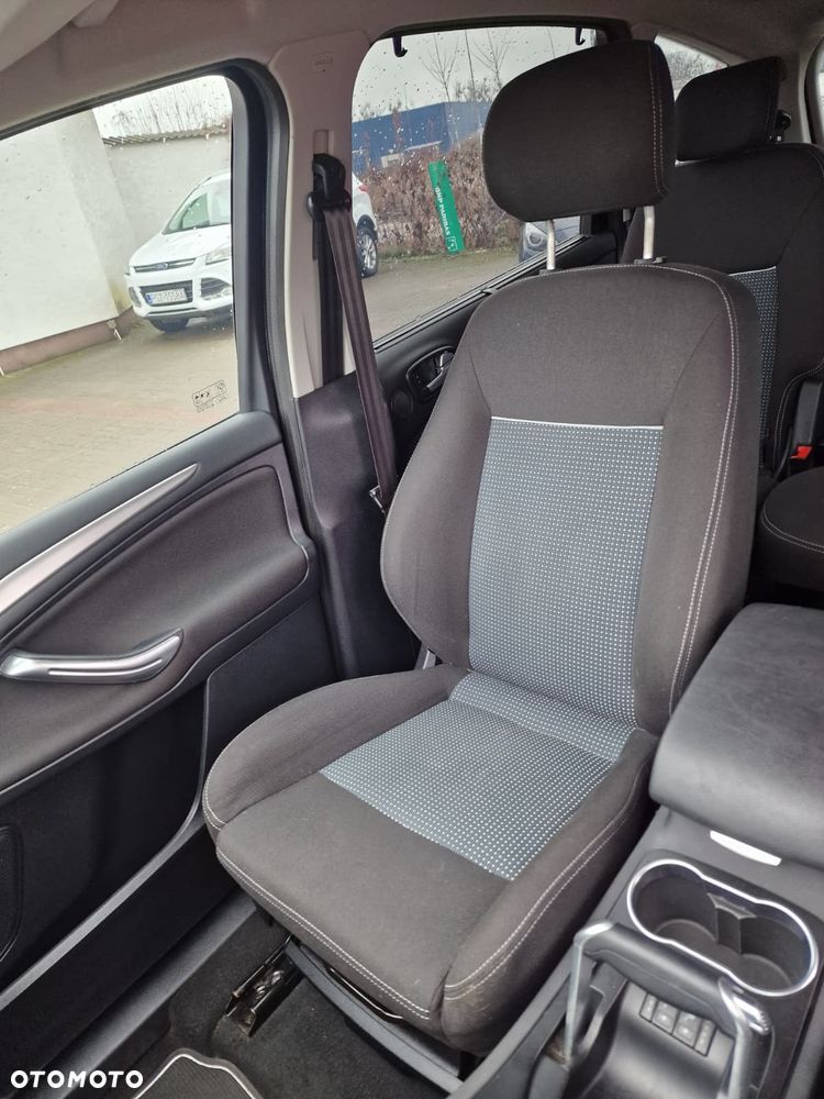 Ford S-Max 2.0 TDCi DPF Titanium - 12