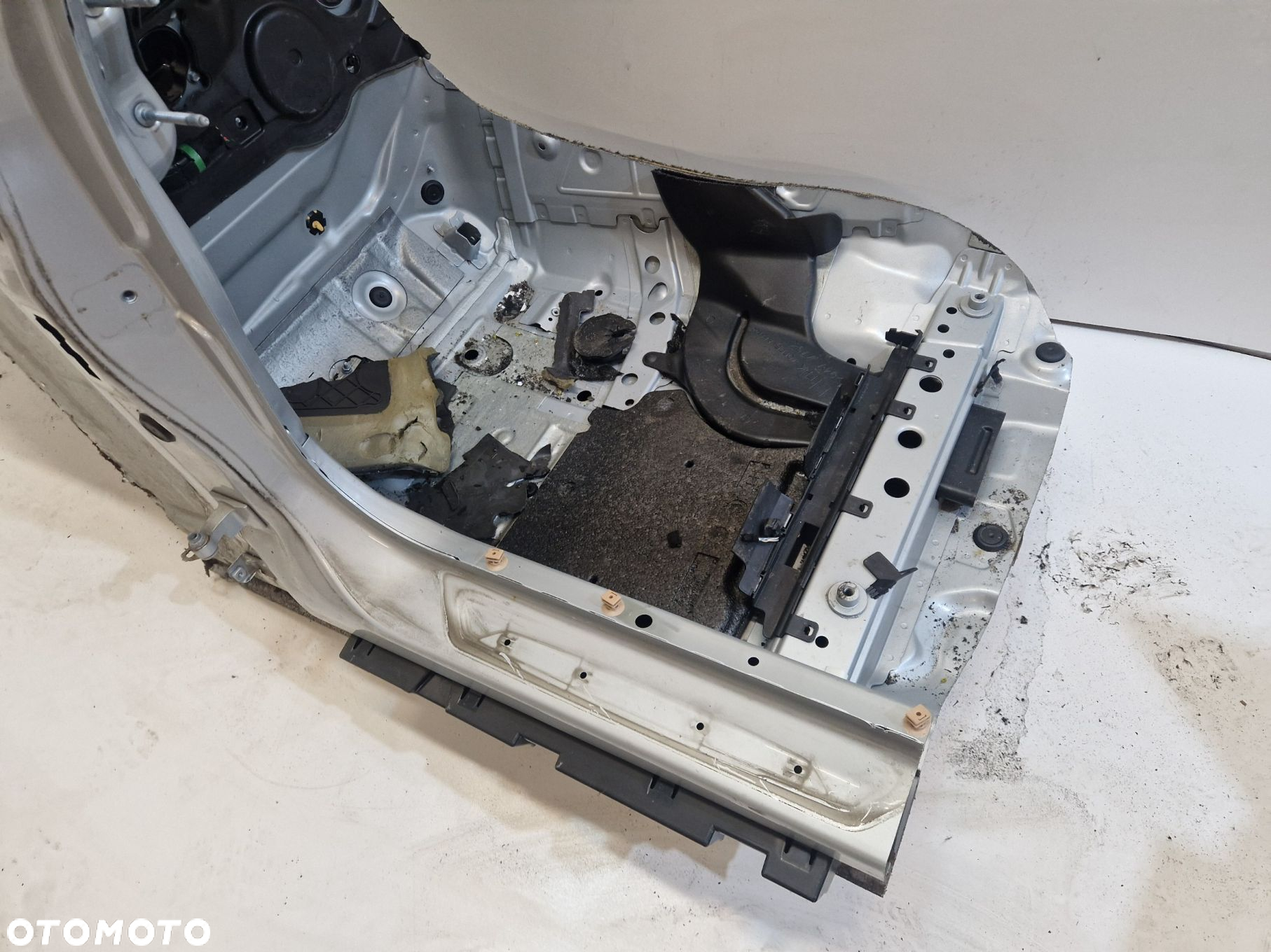 ĆWIARTKA LEWA PRZEDNIA BMW F30 F31 - 4