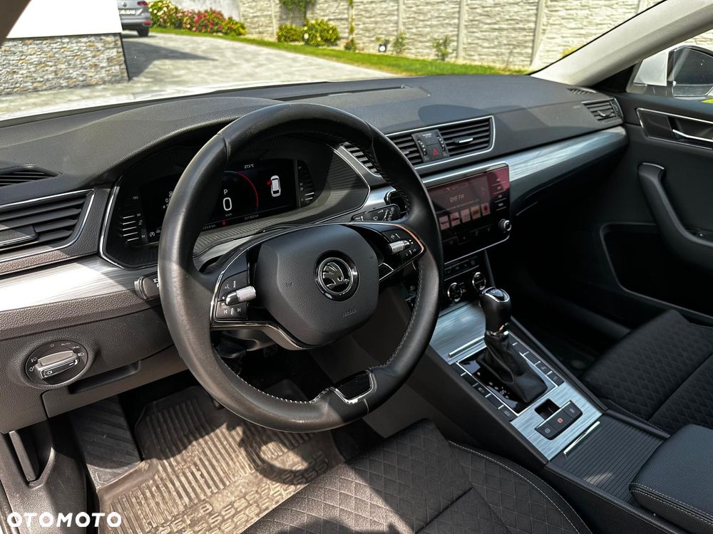 Skoda Superb 2.0 TDI SCR Ambition DSG - 18