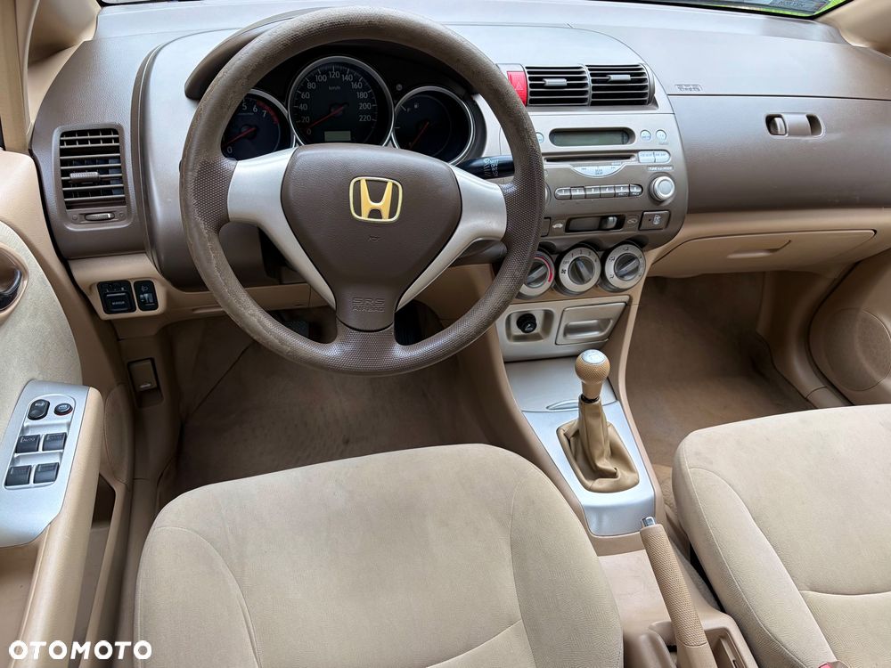 Honda City 1.4 Comfort - 12