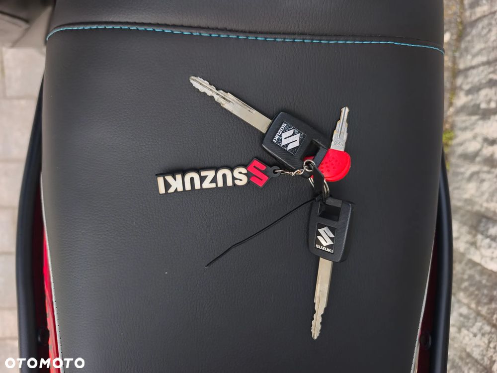 Suzuki GSX - 30
