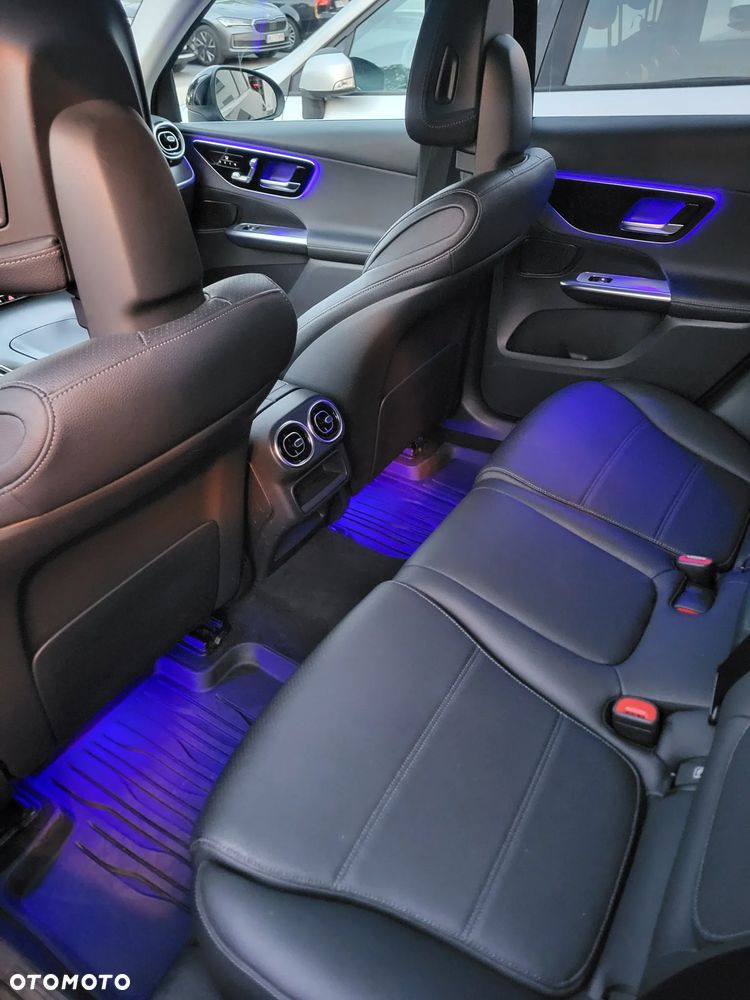 Mercedes-Benz GLC 200 4Matic 9G-TRONIC Avantgarde Advanced - 13