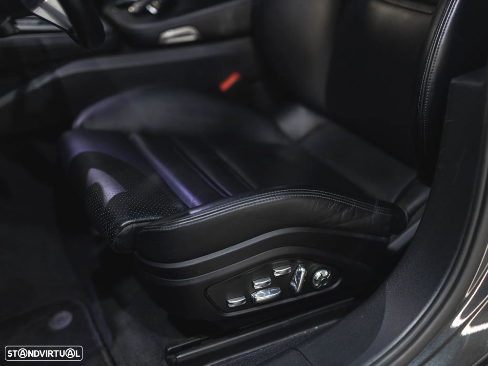 Porsche Panamera Sport Turismo 4 E-Hybrid Edition 10 Anos - 22