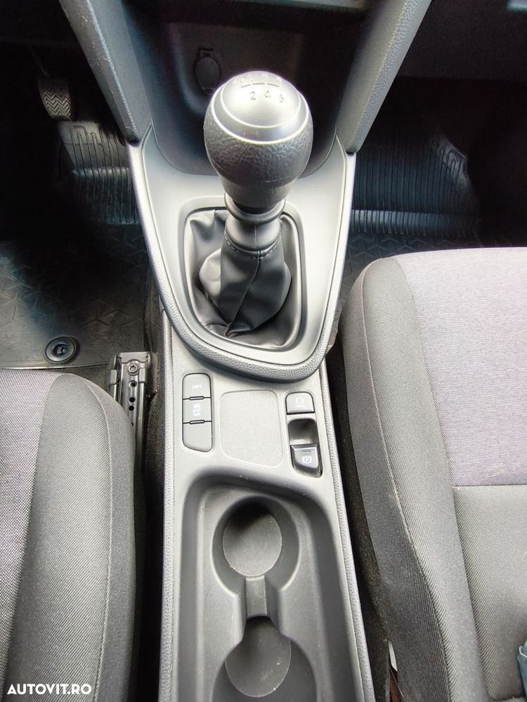 Toyota Yaris 1.5 L Active - 10