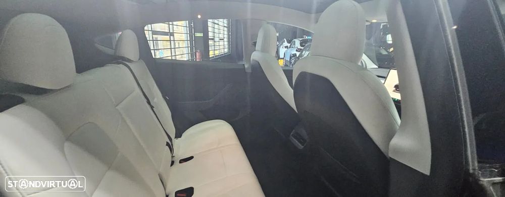 Tesla Model Y Long Range Dual Motor AWD - 23