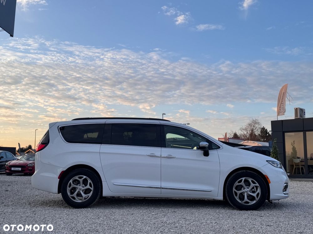 Chrysler Pacifica - 3