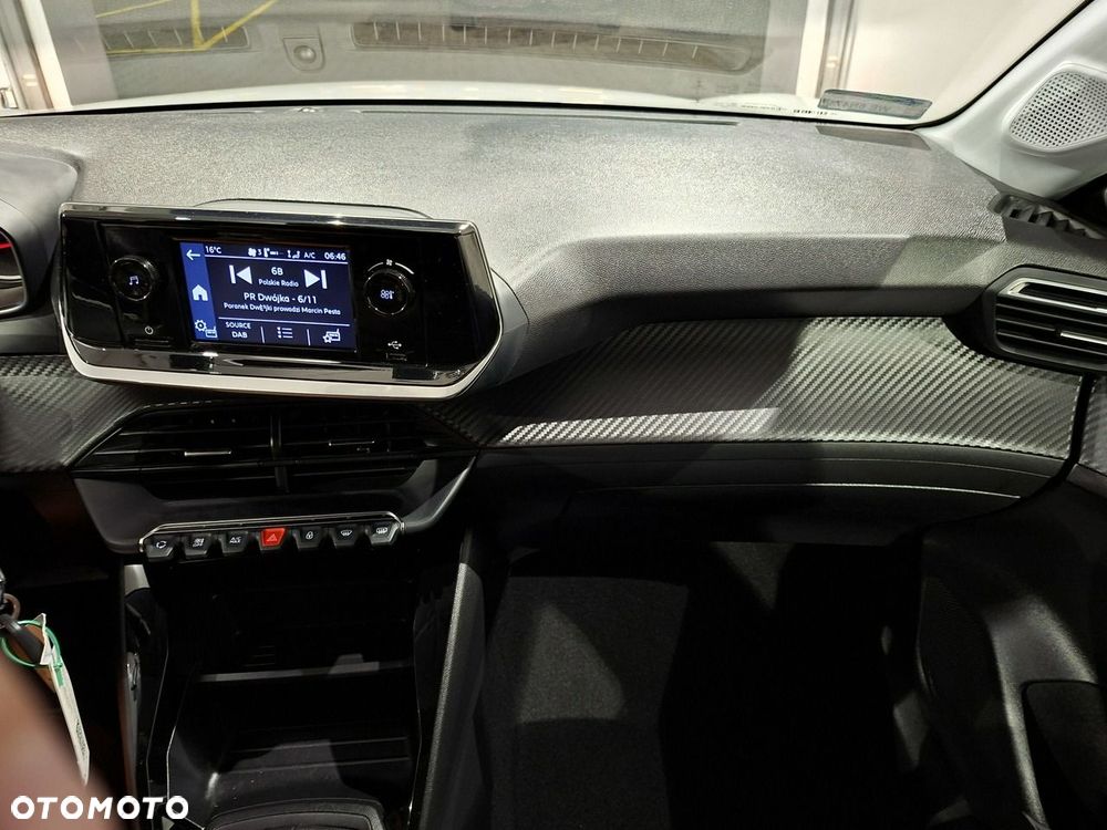 Peugeot 208 - 21
