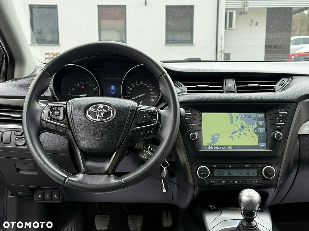 Toyota Avensis 1.8 Premium - 6