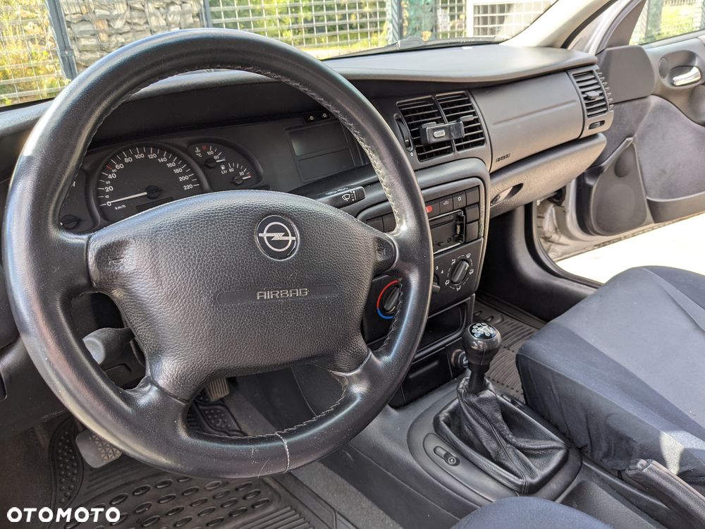 Opel Vectra - 16