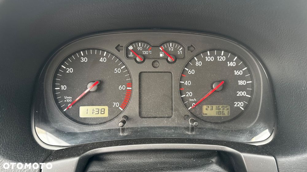 Volkswagen Golf - 17