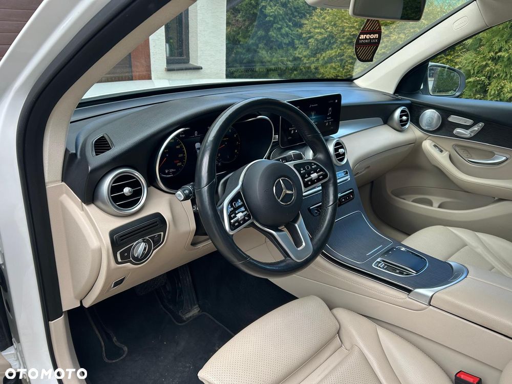 Mercedes-Benz GLC 300 4Matic 9G-TRONIC - 8