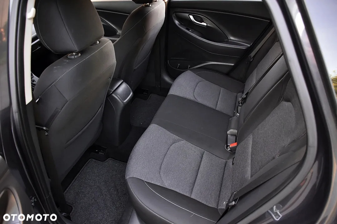 Hyundai i30 1.0 T-GDI 48V-Hybrid DCT Intro - 9