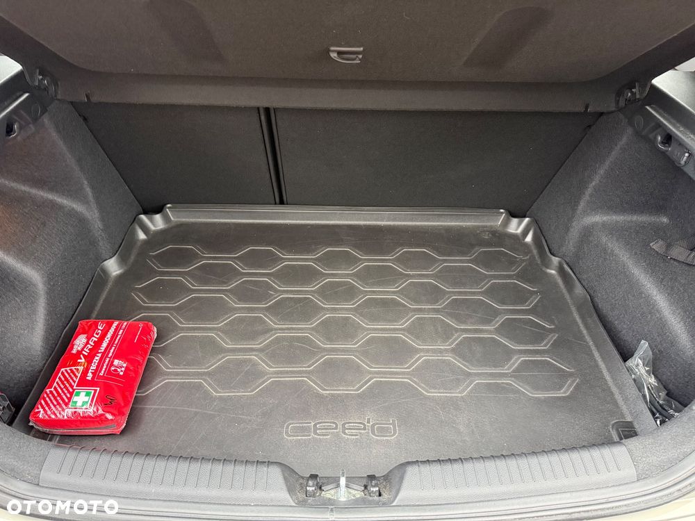 Kia Ceed 1.6 GDI L - 12