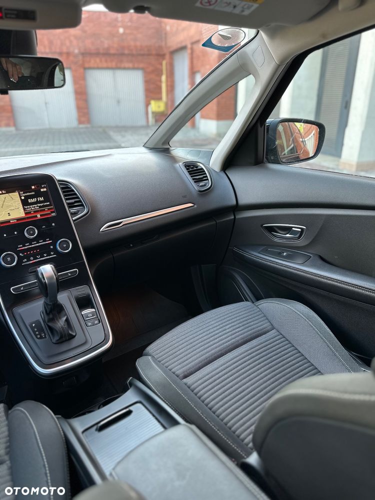 Renault Grand Scenic - 27
