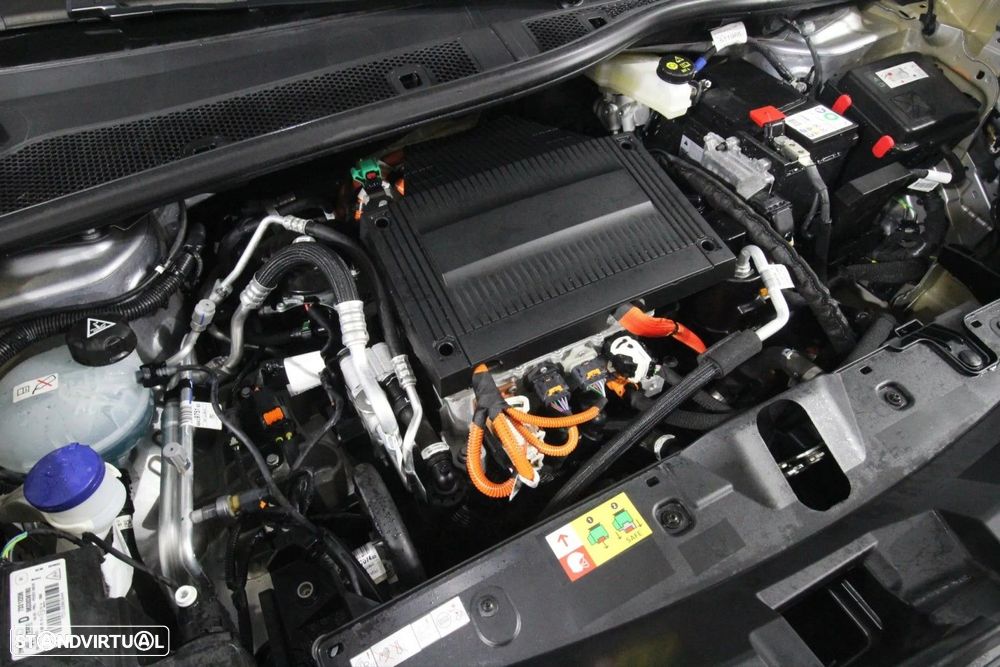 Peugeot e-2008 - 16