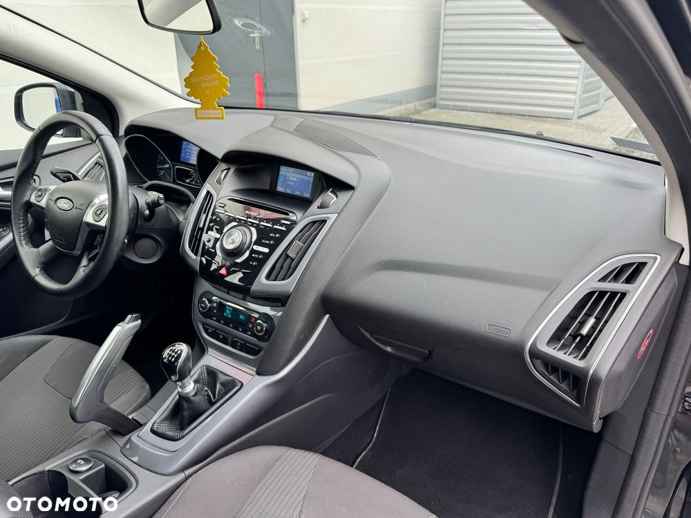 Ford Focus 1.6 EcoBoost Titanium - 23