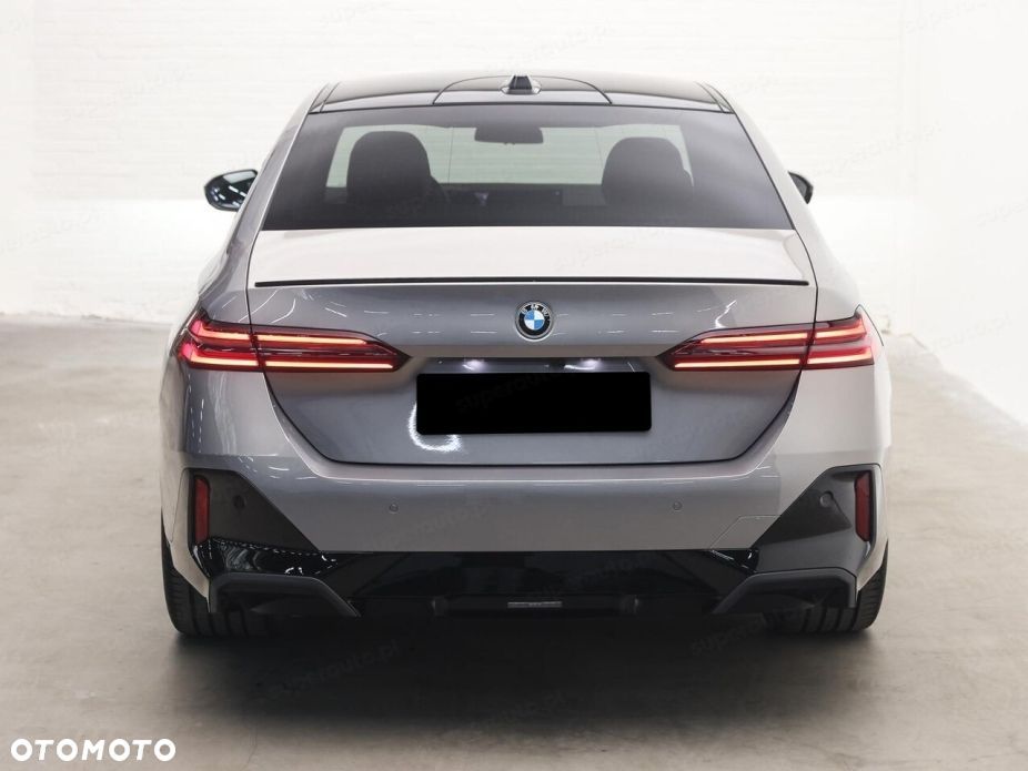 BMW Seria 5 520d xDrive mHEV M Sport - 6