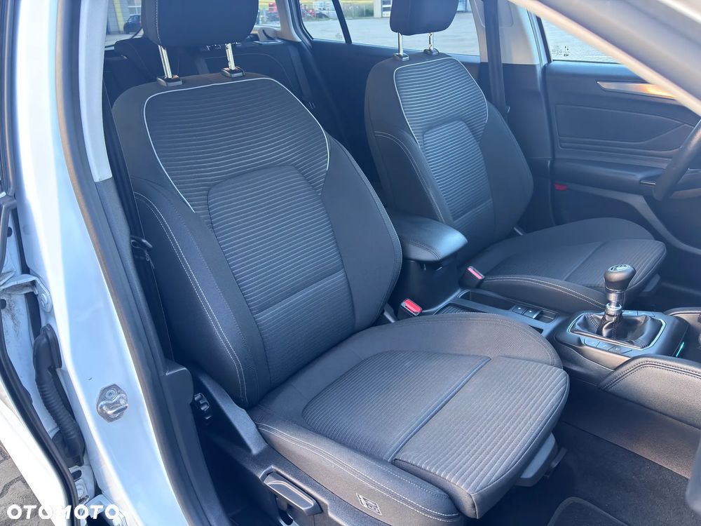 Ford Focus 2.0 EcoBlue Titanium Business - 17