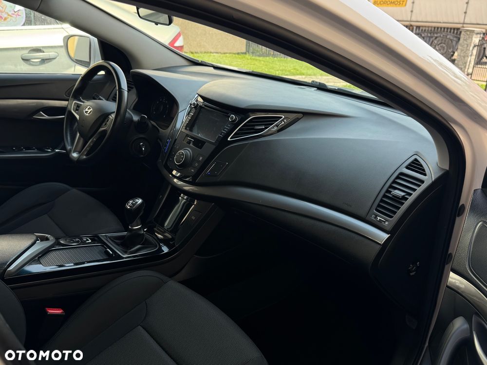 Hyundai i40 1.6 Comfort - 16