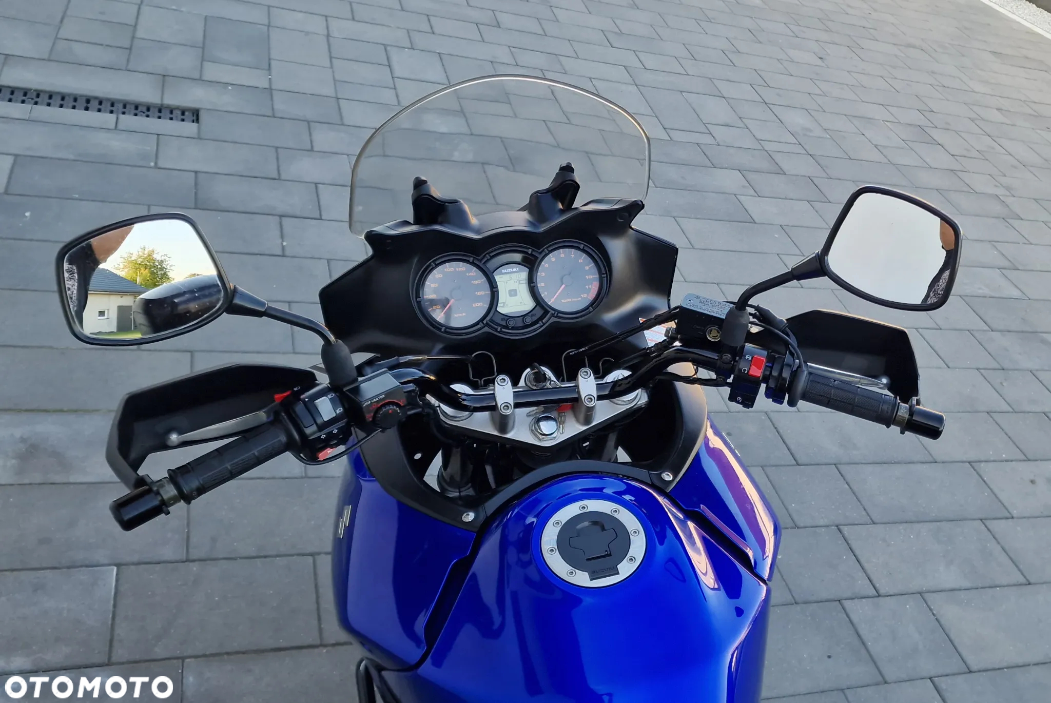 Suzuki DL - 11