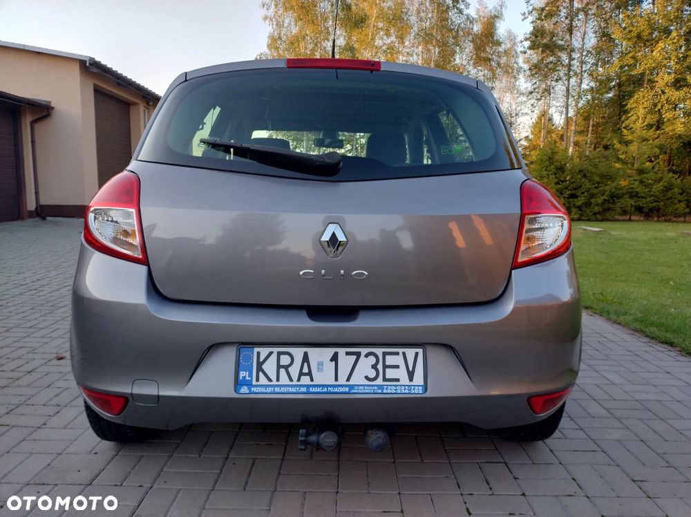 Renault Clio 1.2 16V 75 Dynamique - 19