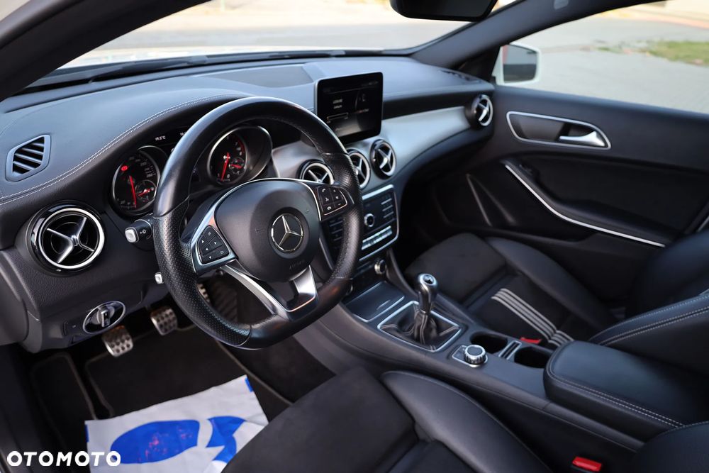 Mercedes-Benz Klasa A 180 (BlueEFFICIENCY) AMG Sport - 27