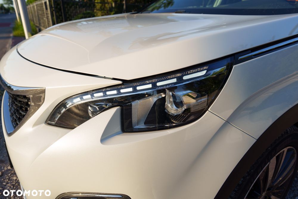 Peugeot 3008 1.2 PureTech GPF Allure S&S - 32