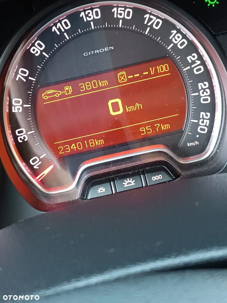 Citroën C5 2.0i 16V Dynamique - 6