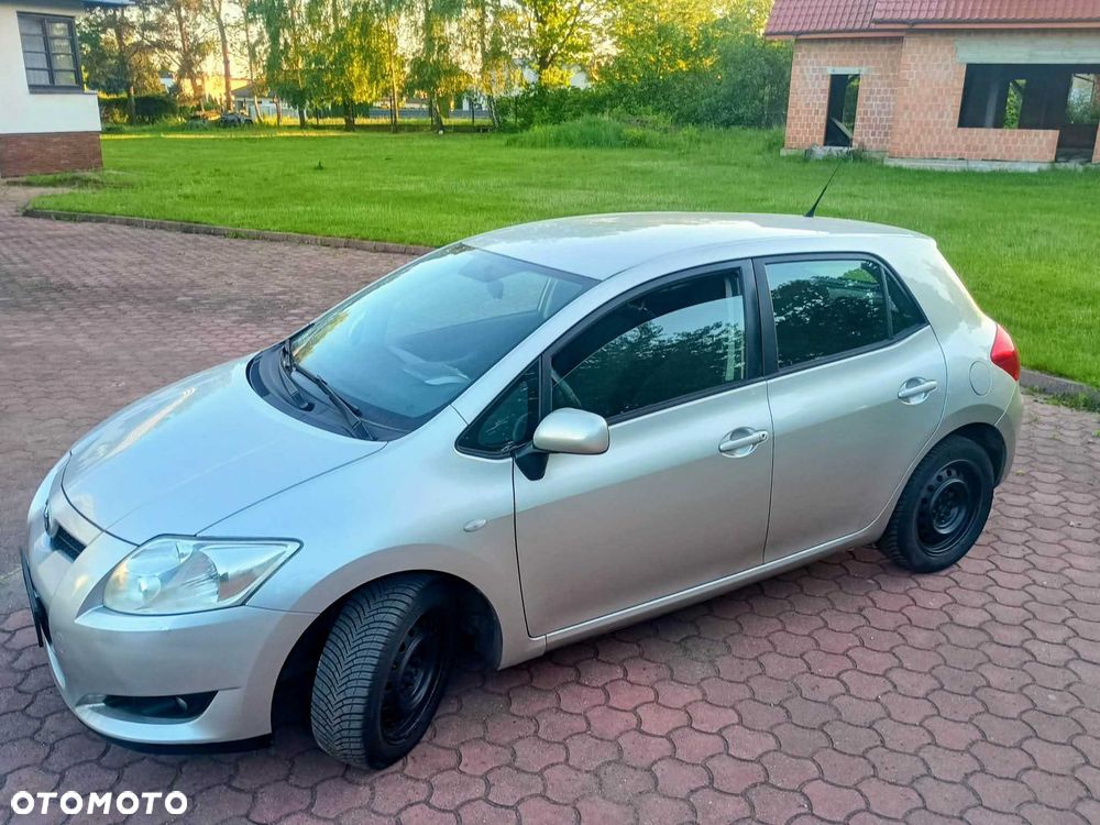 Toyota Auris - 2
