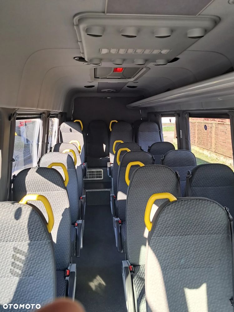 Volkswagen Crafter - 11