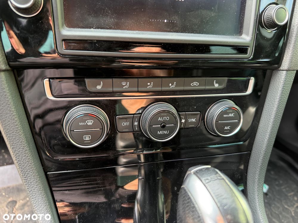 Volkswagen Golf - 14