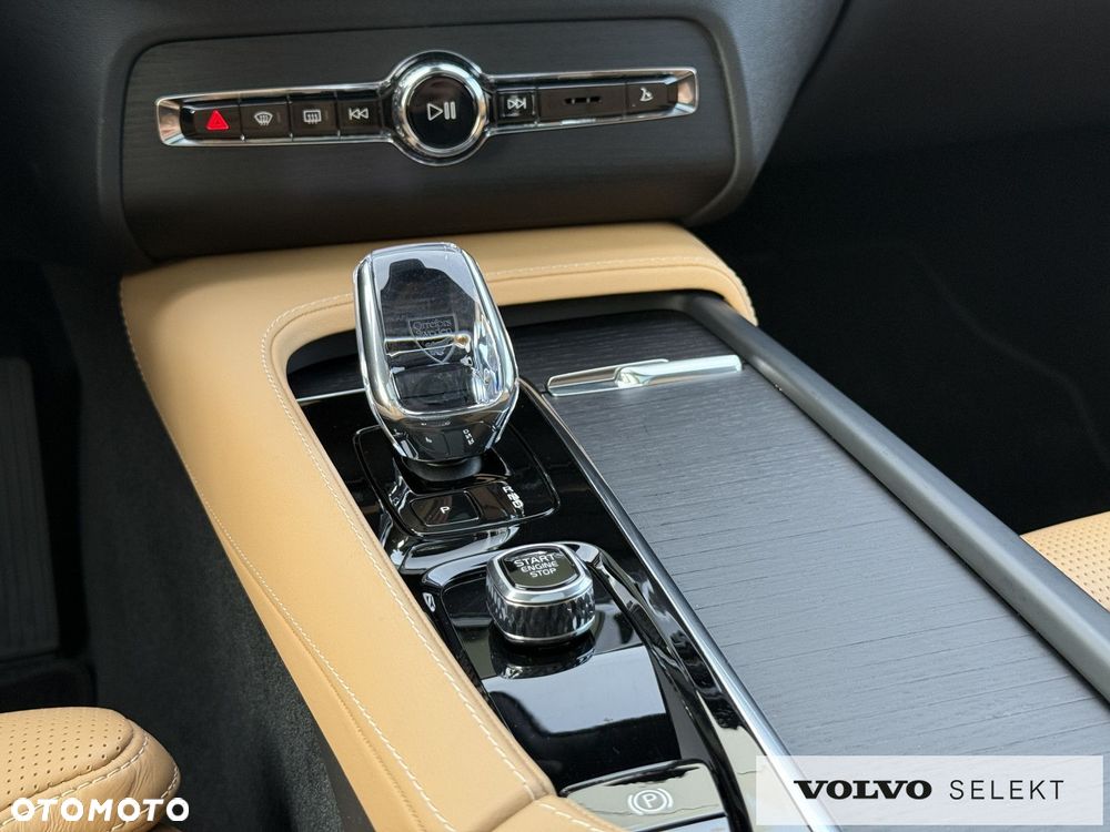 Volvo XC 90 - 22