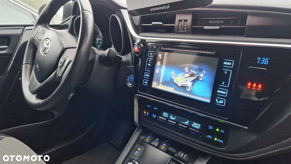 Toyota Auris Hybrid 135 Prestige - 16