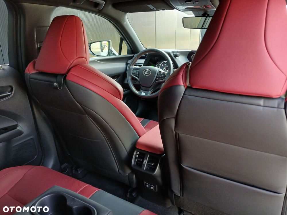 Lexus UX - 34