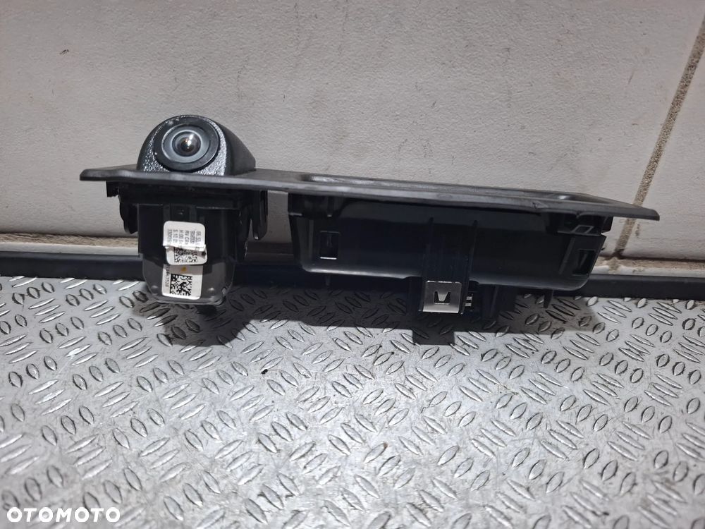 Styk klapy bagażnika kamera cofania BMW 5 F10 2014 rok nr 9240351 - 1