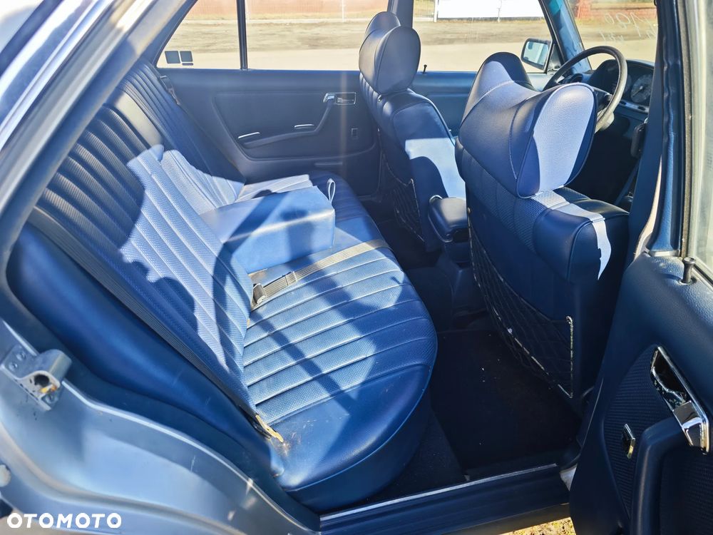 Mercedes-Benz W123 - 11