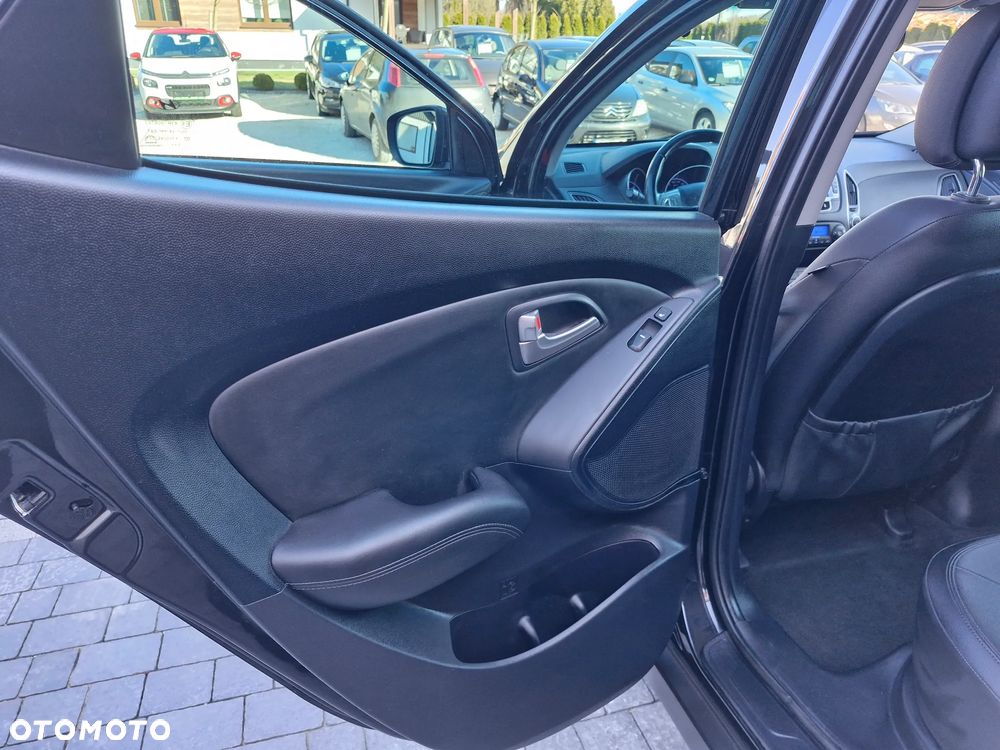 Hyundai ix35 1.7 CRDi 2WD Fifa World Cup Edition - 17