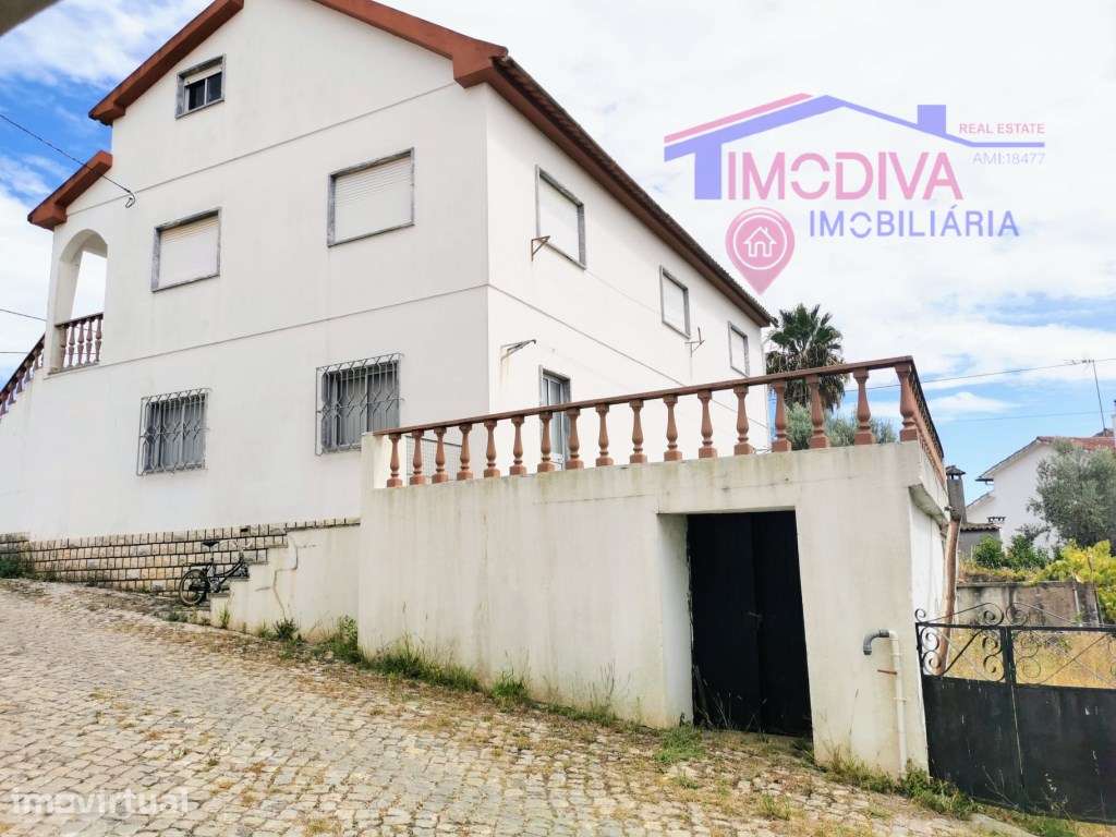 Moradia T3 com garagem, anexos e terreno com agua em Pedrogão Grande - Grande imagem: 5/49