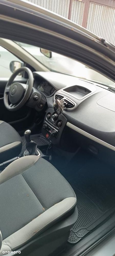 Renault Clio - 7
