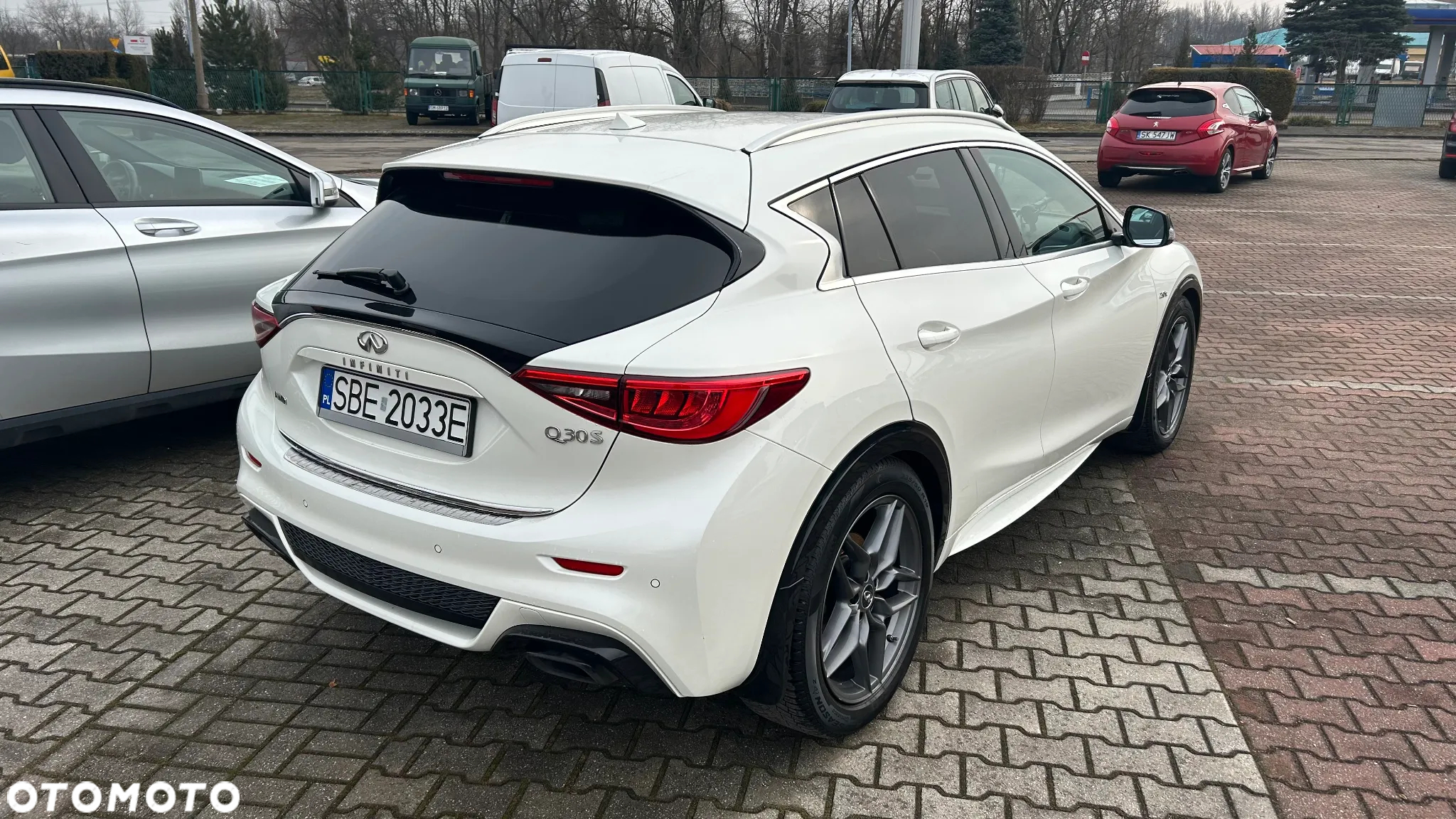 Infiniti Q30 2.0t Sport AWD 7DCT - 13